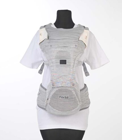 ## Forte Kangro Grey Baby Carrier The Forte Kangro Grey Baby Carrier is a practical choice for parents looking for a convenient way to carry their babies during everyday activities. Designed for daily outings and family adventures, this baby carrier helps parents keep their little ones close while staying on the move. Featuring a versatile grey colour, the Forte Kangro Grey Baby Carrier offers a simple, modern look that suits different styles. Whether you are going for a walk, running errands, or spending time outdoors, it is a convenient option for parents who want to keep their baby close. ### Why Choose the Forte Kangro Grey Baby Carrier? - Modern grey colour - Practical design for everyday activities - Helps parents keep their baby close - Suitable for walks and family outings - Stylish and versatile appearance Discover the Forte Kangro Grey Baby Carrier at Forte Bebe and explore practical baby products designed for everyday family life.